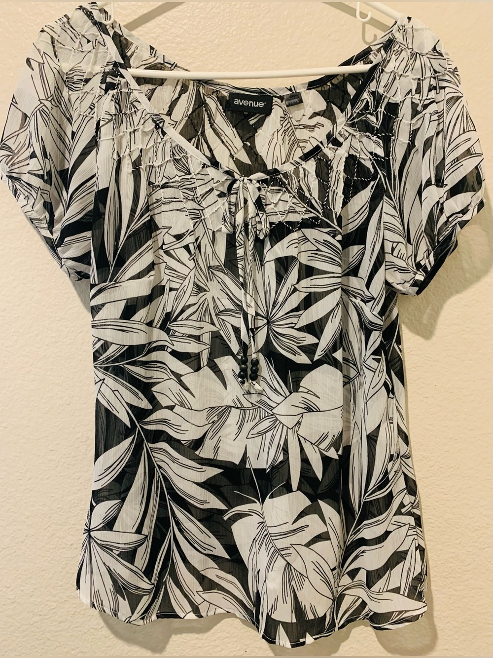 Avenue Black & White Floral Peasant Blouse